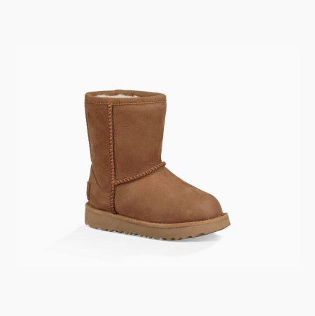 UGG Classic II Weather Short Brown Boots for Toddlers (GCXA34701)